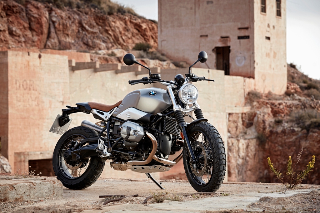 P90203103_highRes_the-new-bmw-r-ninet-