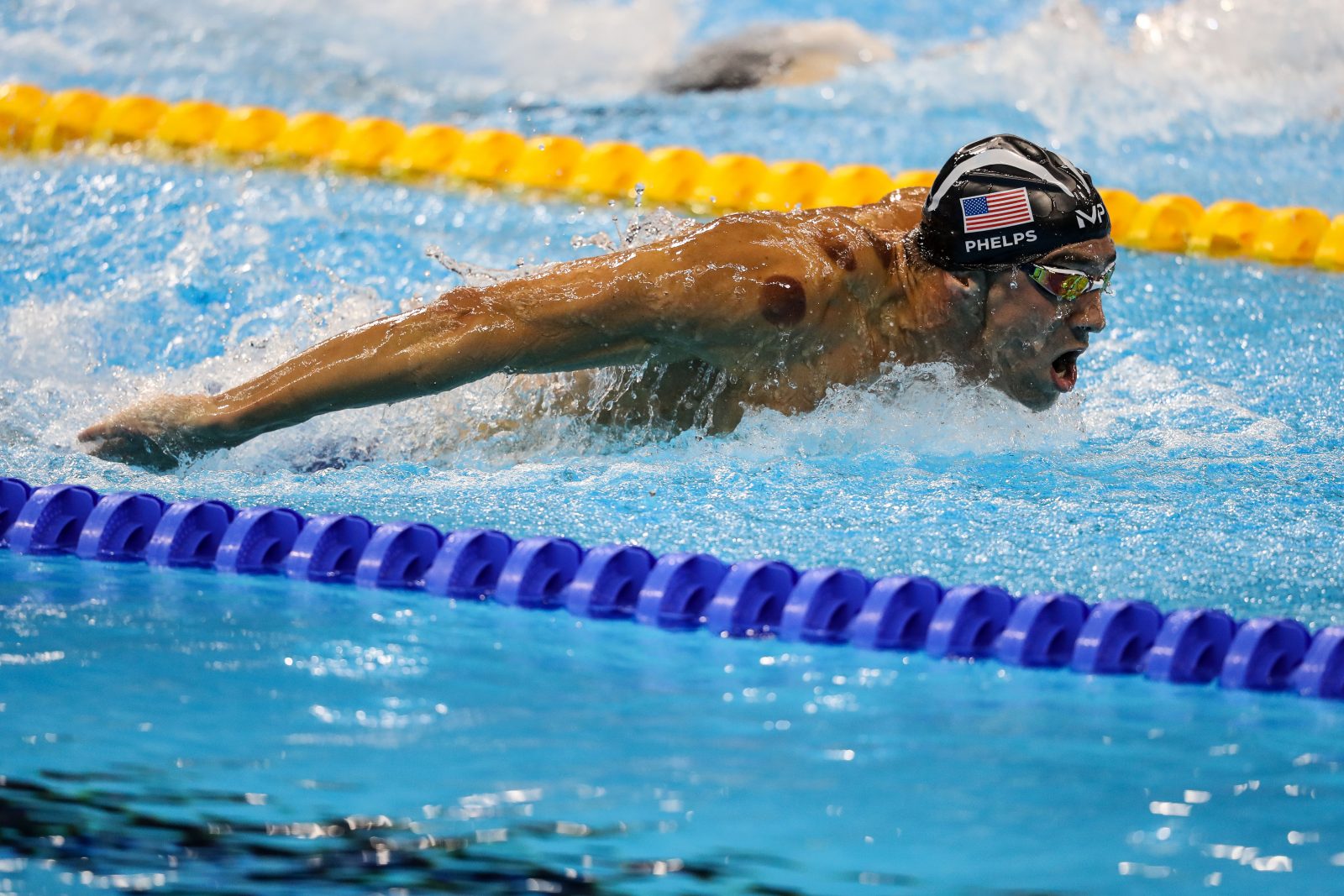 ajbolji plivač svijeta, Amerikanac Michael Phelps (31) povećao je broj olimpijskih zlatnih medalja osvojivši naslove na 200 metara leptir i u štafeti na 4x200 metara slobodno, pa sada ima čak 25 medalja s Olimpijskih igara, od čega 21 zlato. ( Salih Zeki Fazlıoğlu - Anadolu Agency )