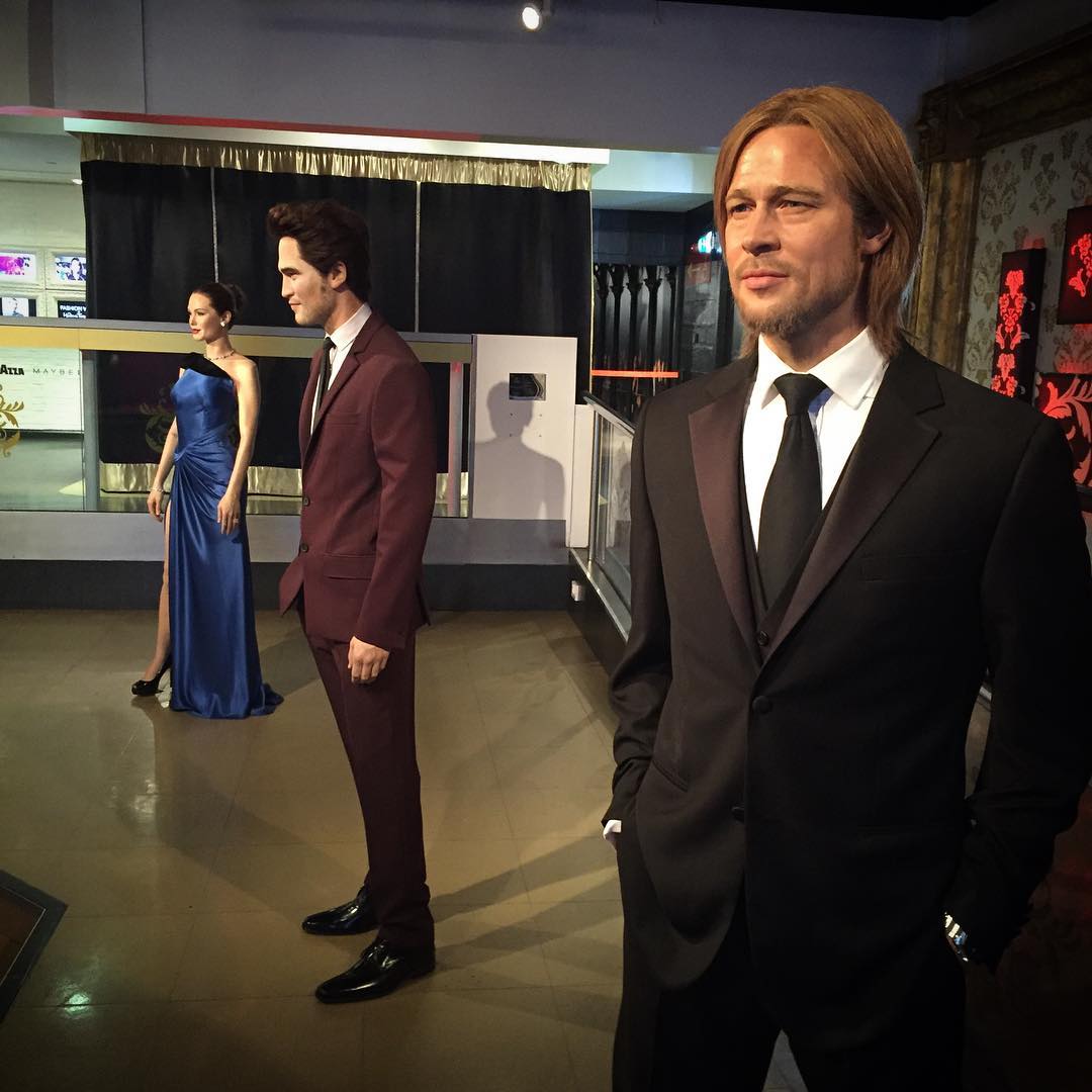 Nakon što je glumica Angelina Jolie podnijela zahtjev za razvodom od glumca Brada Pitta, njihove voštane figure izložene u muzeju Madame Tussauds, u Londonu, više ne stoje zajedno ( Muzej Madame Tussauds - Anadolu Agency )