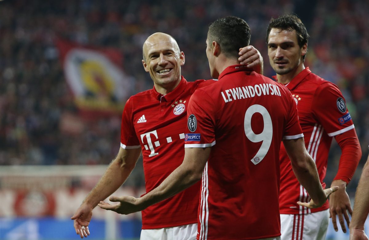 U okviru trećeg kola fudbalske Lige prvaka u grupi “D“ večeras su na stadionu “Allianz Arena““ snage odmjerile ekipe Bayerna i PSV-a.  ( Michaela Rehle - Anadolu Agency )