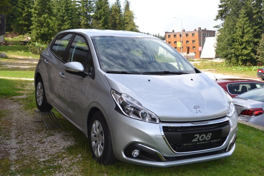 Novi Peugeot 208 (2)