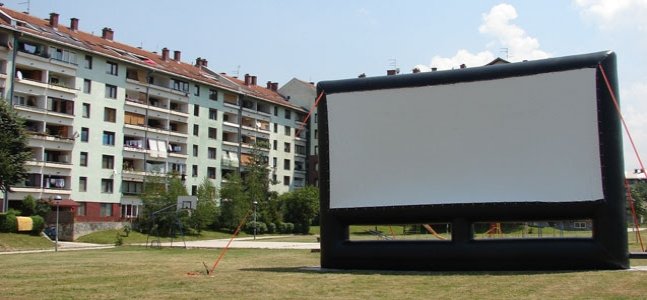 Atraktivni airscreen u Ljetnom kinu Novi Grad, Life.ba