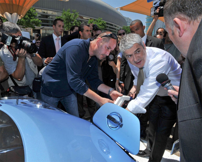 Premijer napunio električni Nissan Leaf na prvoj stanici u Portugalu, Life.ba