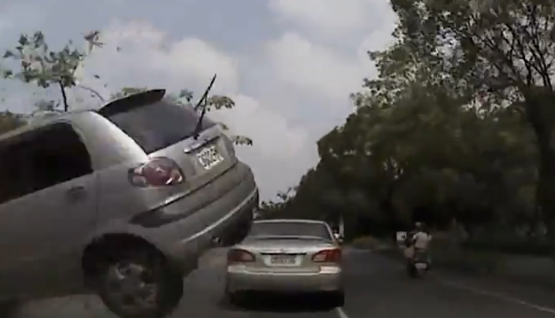 Kad ti se Daewoo zabije u šoferšajbu (VIDEO), Life.ba