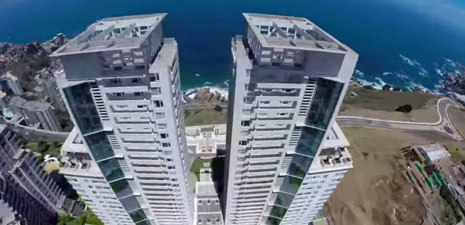 Wingsuit, let između dvije zgrade #video, Life.ba