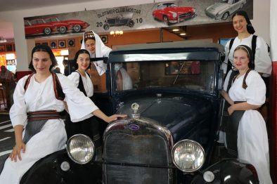 Prvi muzej oldtimera izložio oko 150 automobila starih i do 100 godina, Life.ba