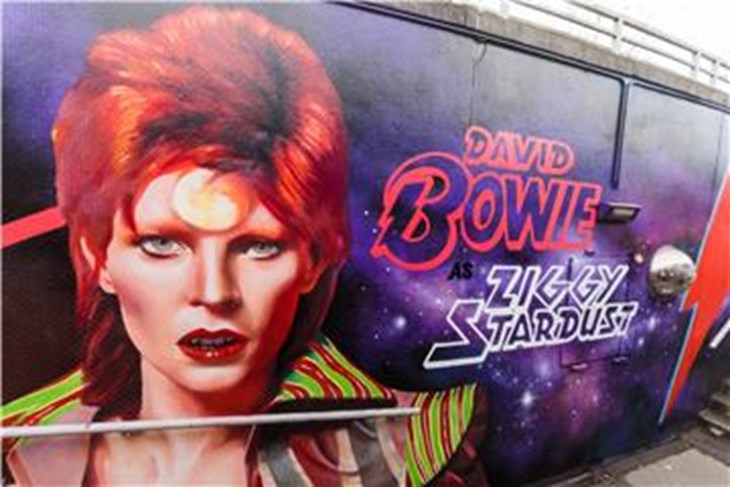 Prije 50 godina rođen je Ziggy Stardust, prva međugalaktička rock zvijezda, Life.ba