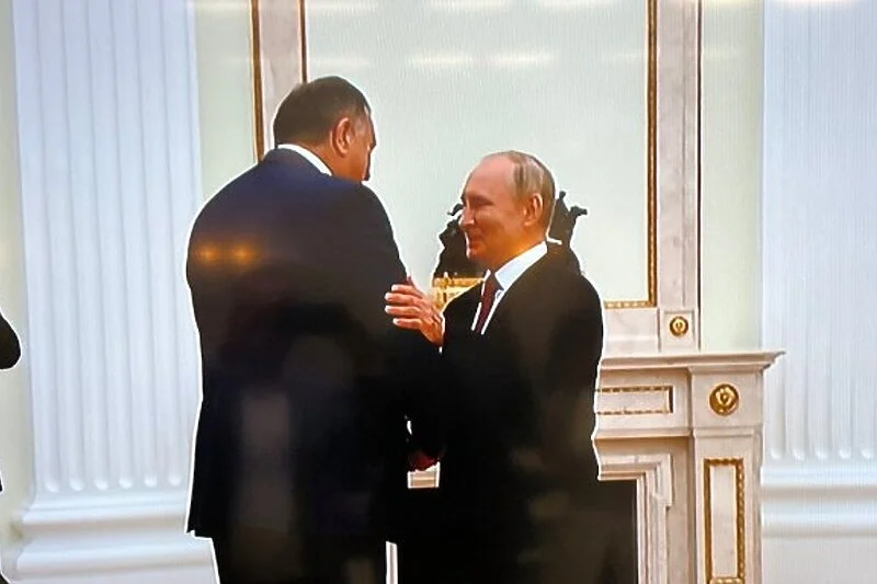 Dodik došao Putinu &#8220;na noge&#8221; u prijateljskom raspoloženju: Pregovarali o utakmici BiH-Rusija, Life.ba