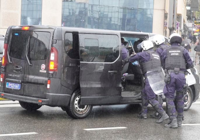 (VIDEO) U tuči tokom Europrajda policajcu slomljena lobanja, Life.ba