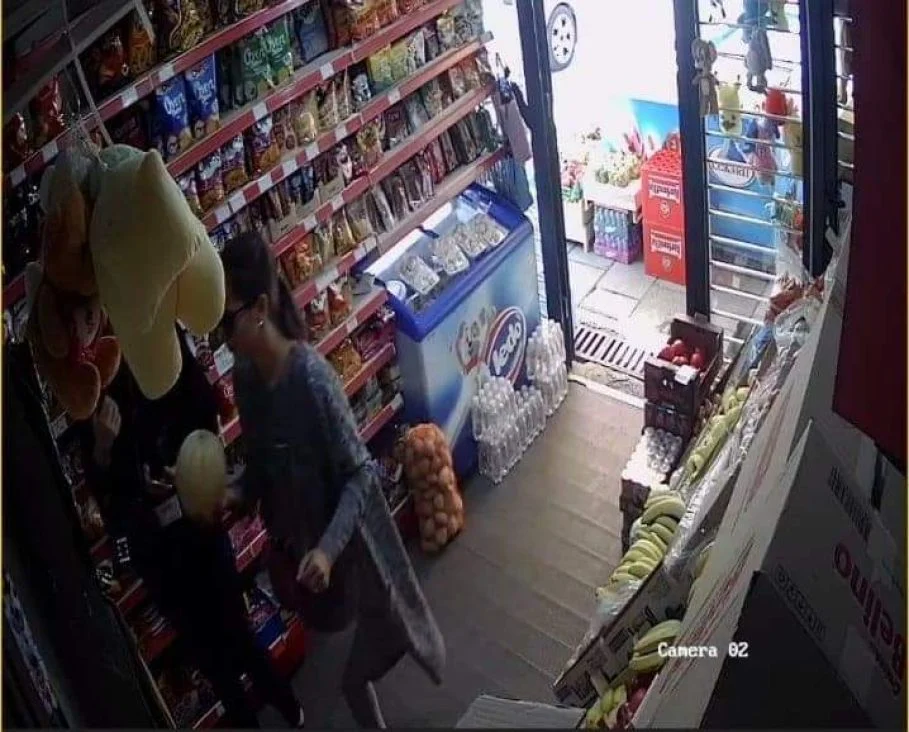 (FOTO) Žena u prodavnici na Alipašinu Polju ukrala novčanik, prepoznajete li je?, Life.ba