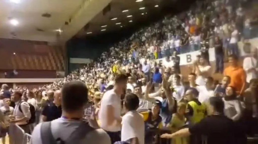 (VIDEO) Kako je Skenderija ispratila Nurkića nakon utakmice, Life.ba