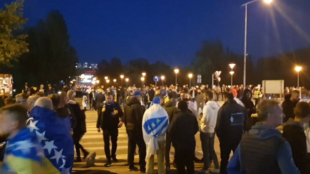 (VIDEO) Ogromna podrška na Bilinom polju: Predivne scene ispred stadiona u Zenici, Life.ba