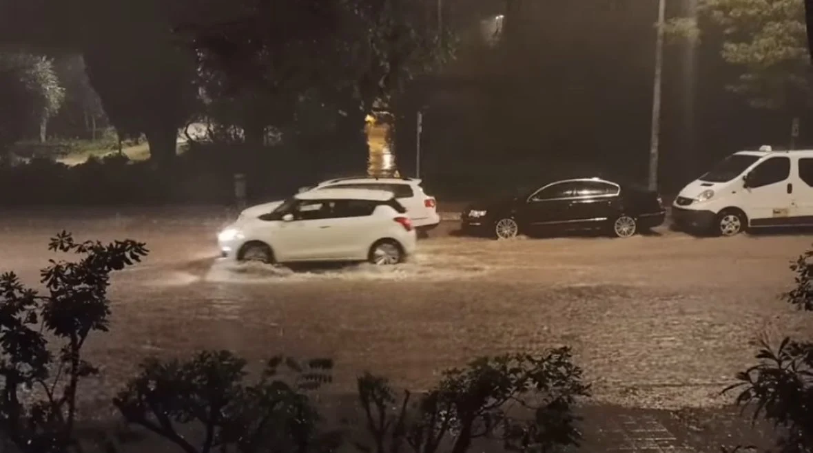 (VIDEO) Snažno nevrijeme zahvatilo Dubrovnik: Poplavile ulice na gradskom području, Life.ba