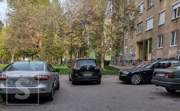 &#8220;Parking papak&#8221; na Grbavici: Svojim automobilom zagradio ostala vozila, Life.ba
