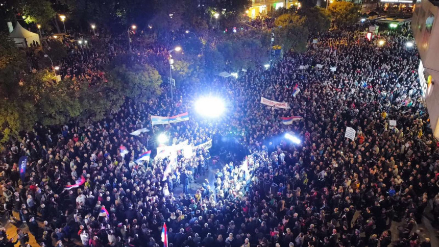 Opozicija tvrdi da je na protestima 30.000 građana, a policija je saopštila mizeran broj, Life.ba