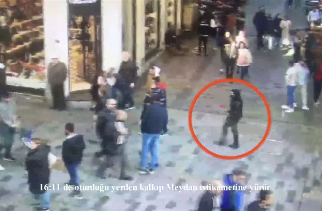(VIDEO) Trenutak kada je teroristkinja došla do mjesta napada u Istanbulu, Life.ba