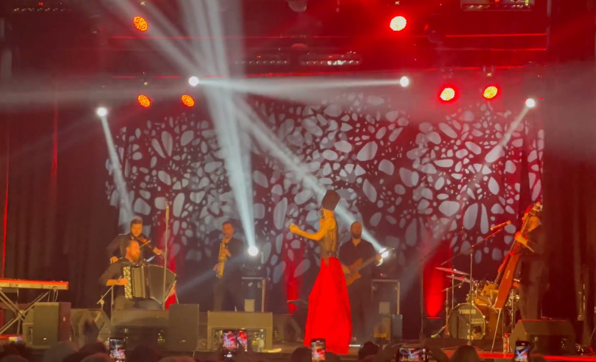 (VIDEO) Sjajna atmosfera na koncertu Bože Vreće: &#8220;Ni igla ne može pasti u BKC&#8221;, Life.ba