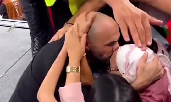 (VIDEO) Emotivne scene u Kataru: Majka prvi put gleda sina koji je ispisao historiju nogometa u Maroku, Life.ba