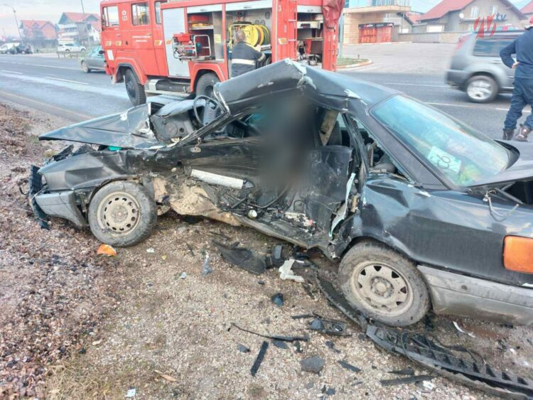 (FOTO) U stravičnoj nesreći kod Kalesije poginuo vozač, Life.ba