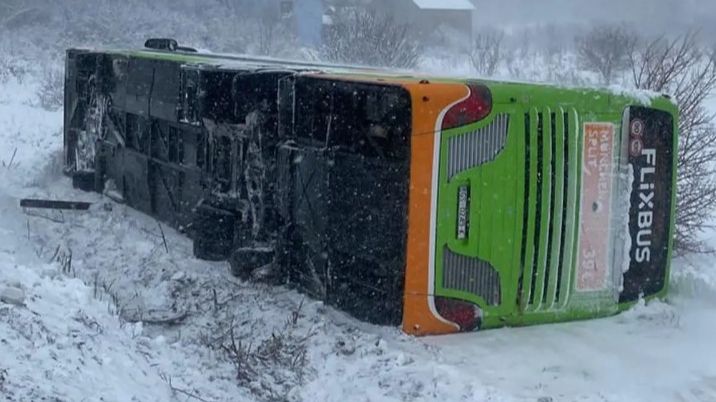 Saobraćajna nesreća u blizini granice s BiH: Autobus se prevrnuo, Life.ba